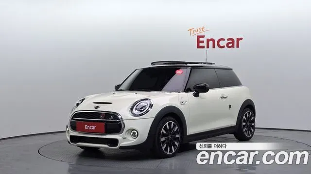 Mini Cooper 2020 — photo 1