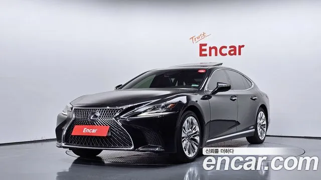 Lexus LS 2018 — photo 1