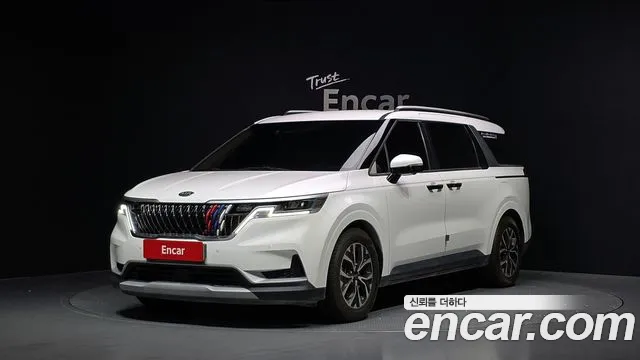 Kia Canival 2021 — photo 1