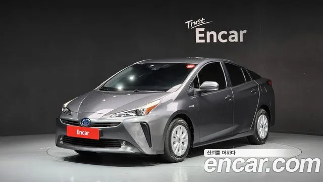 Toyota Prius 2022 — photo 1