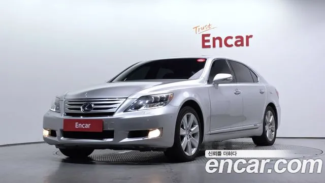 Lexus LS 2012 — photo 1