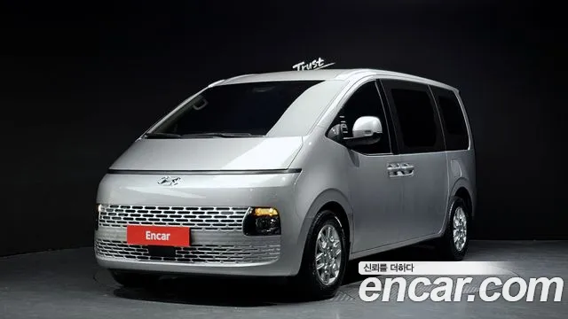 Hyundai Staria 2024 — photo 1