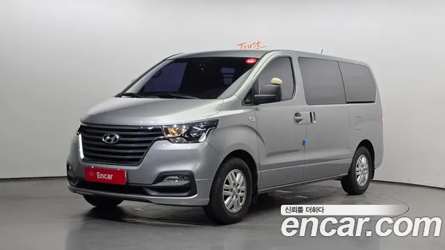 Hyundai Starex 2019 — photo 1