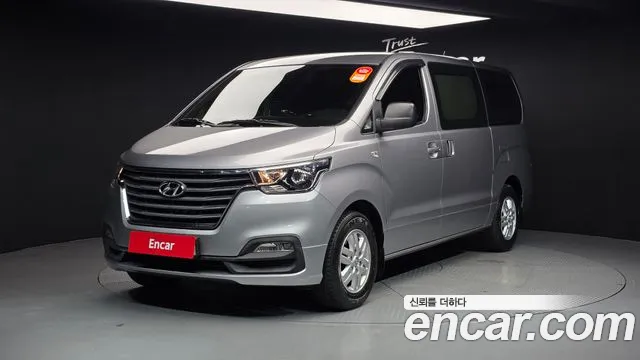 Hyundai Starex 2021 — photo 1