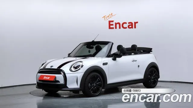 Mini Cooper Convertible 2024 — photo 1