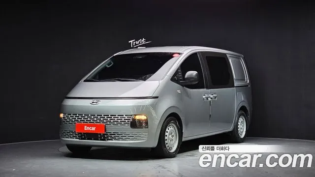 Hyundai Staria 2022 — photo 1