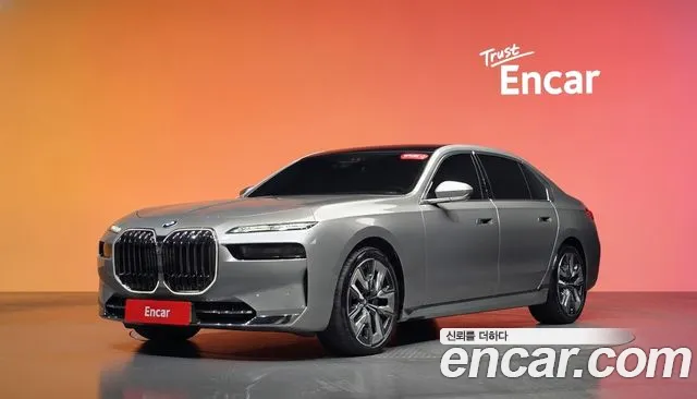 BMW 7-Series 2024 — photo 1