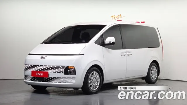 Hyundai Staria 2022 — photo 1