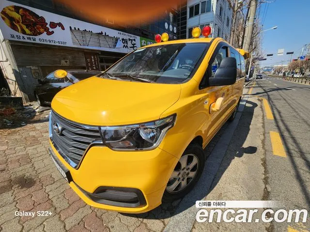 Hyundai Starex 2019 — photo 1