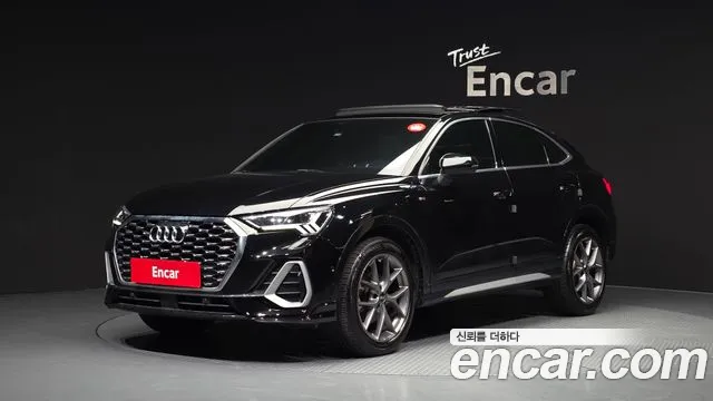 Audi Q3 2020 — photo 1