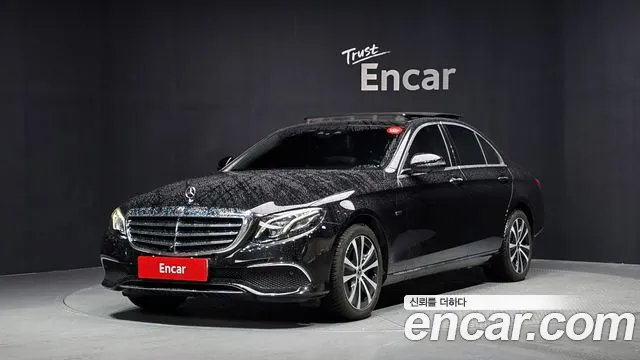 Mercedes-Benz E-Class 2019 — photo 1