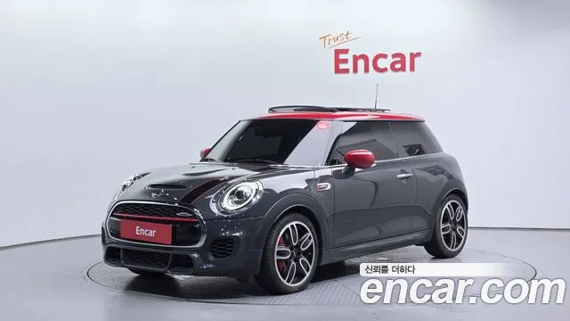 Mini Cooper 2020 — photo 1