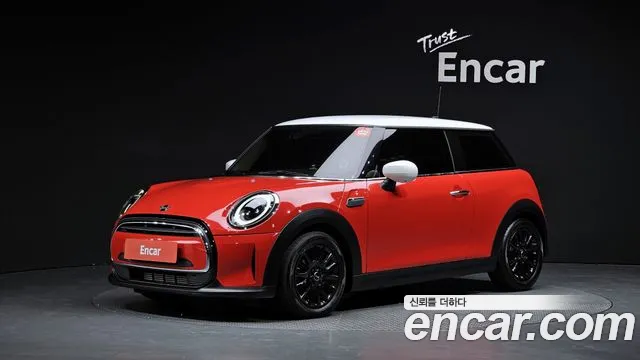 Mini Cooper 2024 — photo 1