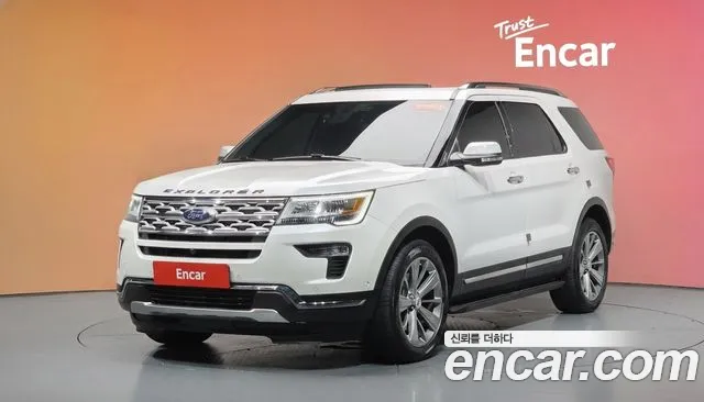 Ford Explorer 2018 — photo 1
