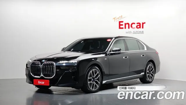 BMW 7-Series 2023 — photo 1