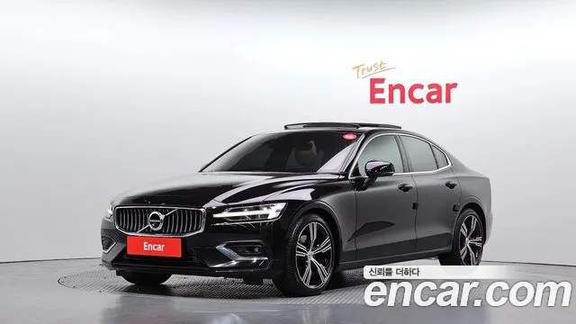Volvo S60 2022 — photo 1