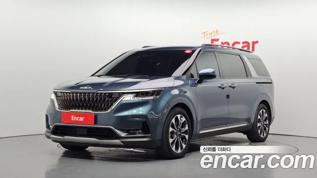 Kia Canival 2023 — photo 1