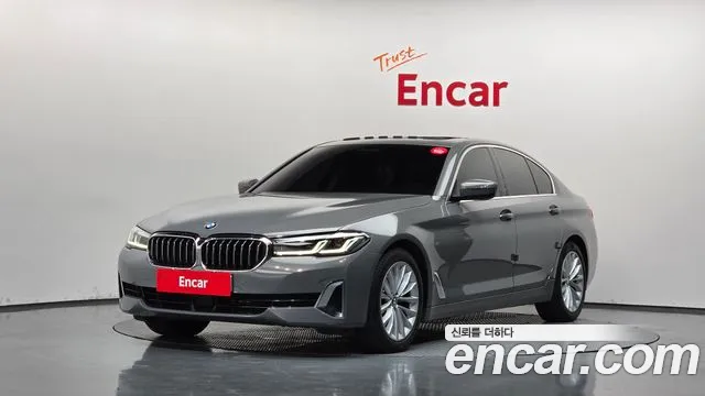 BMW 5-Series 2022 — photo 1