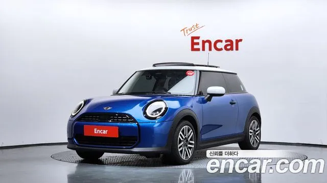 Mini Cooper 2025 — photo 1