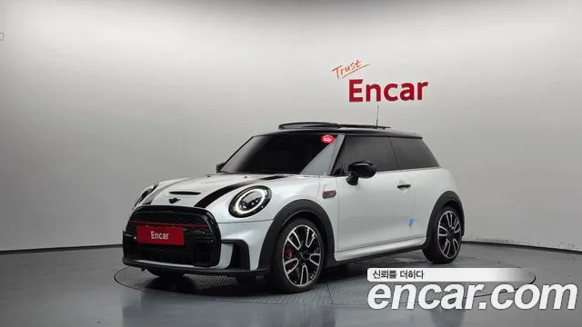 Mini Cooper 2023 — photo 1