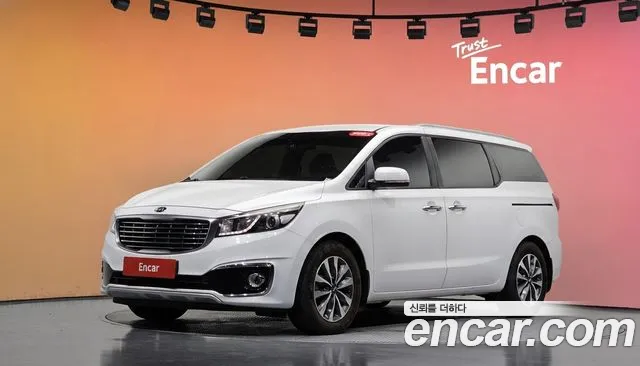 Kia Canival 2015 — photo 1
