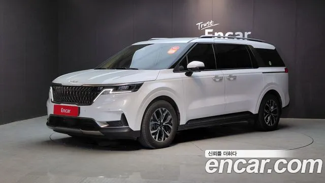 Kia Canival 2023 — photo 1