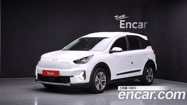 Kia Niro 2023 — photo 1