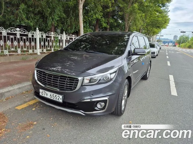 Kia Canival 2015 — photo 1