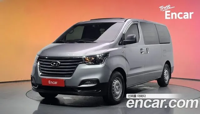 Hyundai Starex 2020 — photo 1