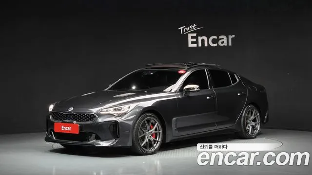Kia Stinger 2018 — photo 1