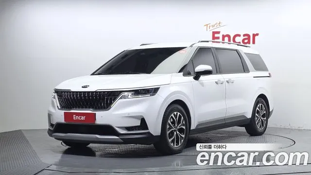 Kia Canival 2021 — photo 1