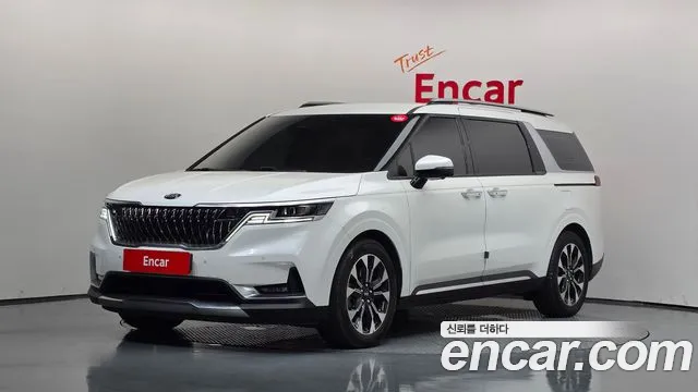 Kia Canival 2021 — photo 1