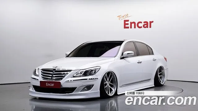 Hyundai Genesis 2012 — photo 1