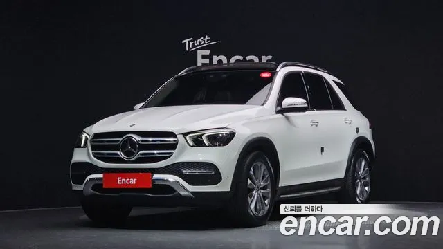 Mercedes-Benz GLE-Class 2022 — photo 1