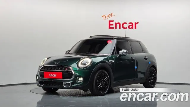 Mini Cooper 2015 — photo 1