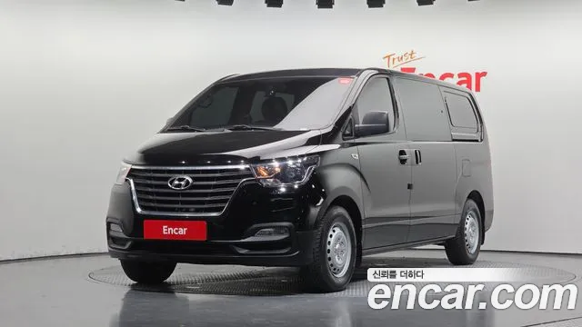 Hyundai Starex 2019 — photo 1