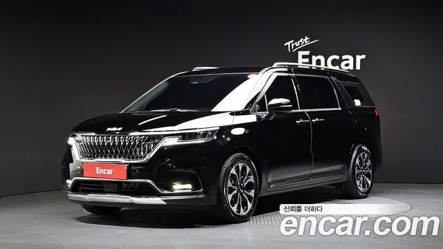 Kia Canival 2023 — photo 1