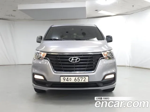 Hyundai Starex 2021 — photo 1