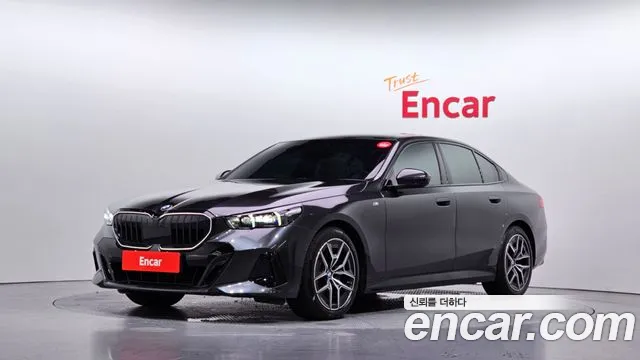 BMW 5-Series 2025 — photo 1