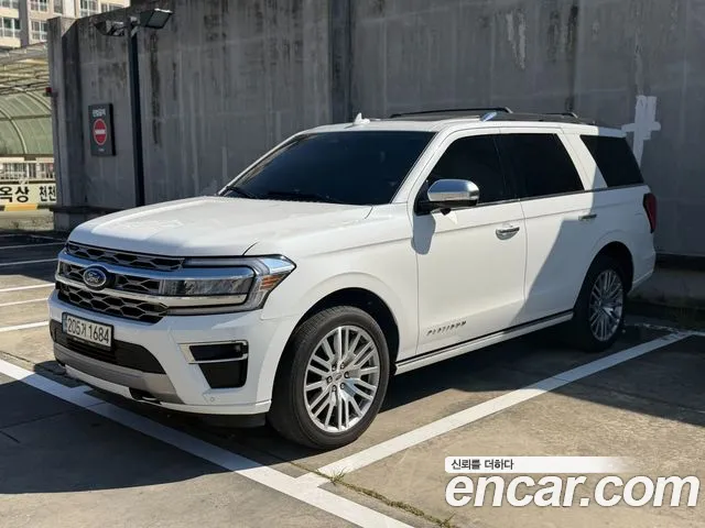 Ford Expedition 2023 — photo 1