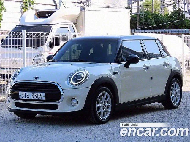 Mini Cooper 2019 — photo 1