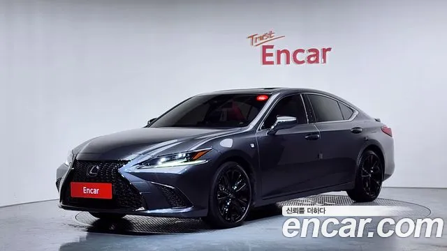 Lexus ES 2023 — photo 1