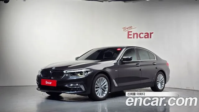 BMW 5-Series 2018 — photo 1