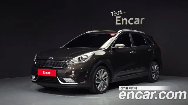 Kia Niro 2017 — photo 1