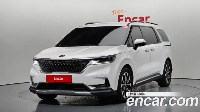 Kia Canival 2021 — photo 1