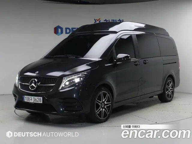 Mercedes-Benz V-Class 2023 — photo 1