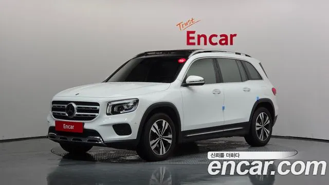 Mercedes-Benz GLB-Class 2023 — photo 1