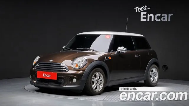 Mini Cooper 2012 — photo 1