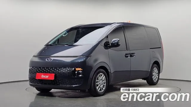 Hyundai Staria 2022 — photo 1