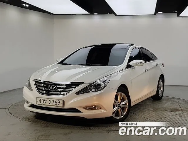 Hyundai Sonata 2011 — photo 1